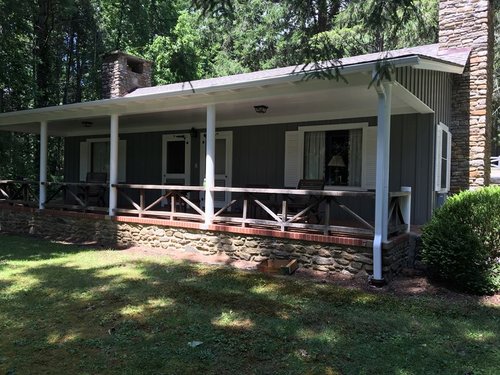 Cherry Cabin Rental - Lake Logan